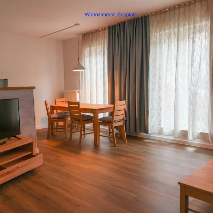 Freundliche Wohnung Mit Parkplatz Und Terrasse Neubrandenburg Ngoại thất bức ảnh