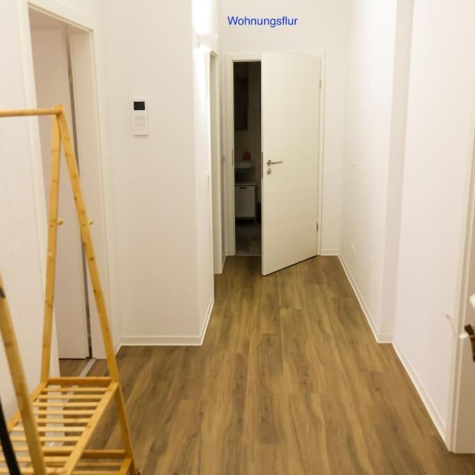 Freundliche Wohnung Mit Parkplatz Und Terrasse Neubrandenburg Ngoại thất bức ảnh