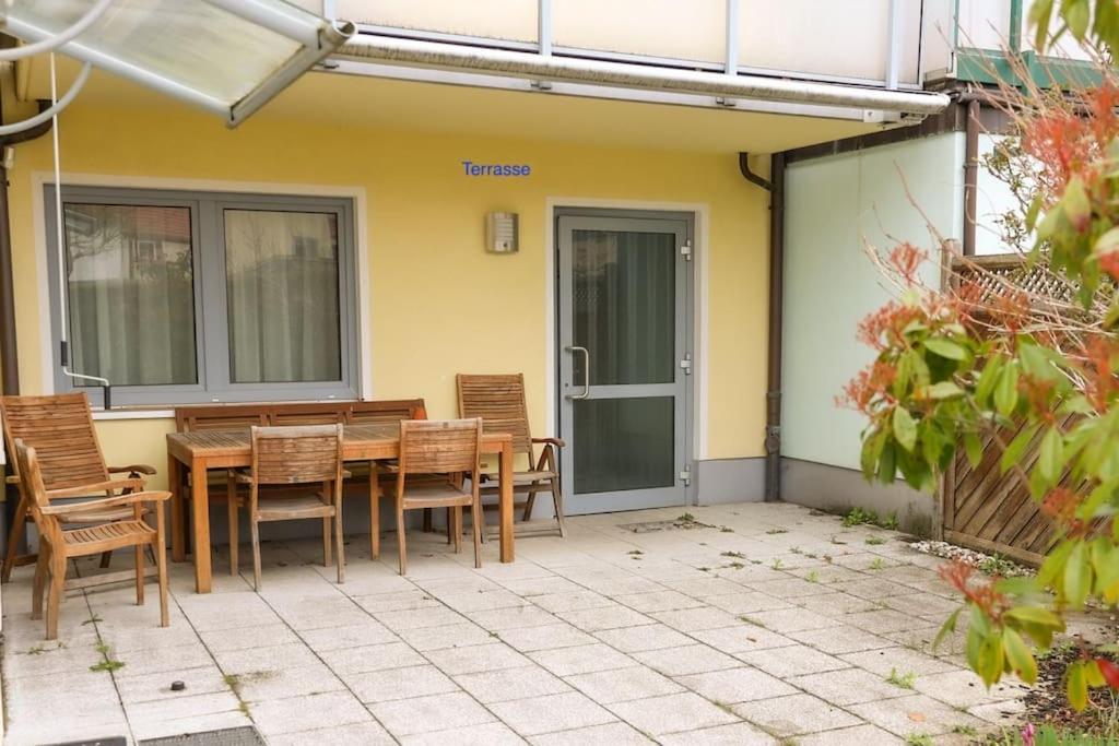 Freundliche Wohnung Mit Parkplatz Und Terrasse Neubrandenburg Ngoại thất bức ảnh